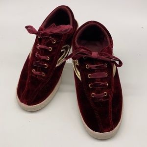 Tretorn Burgandy Nylite Velvet Tennis Shoe size Big Girls 3